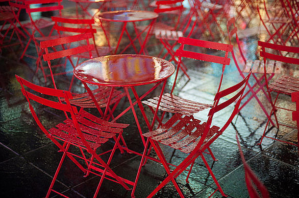 美国纽约曼哈顿时代广场的空桌椅。