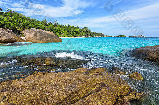 美丽的景观蓝色的天空海白色波海滩岩石夏天KOH个变态岛Similan