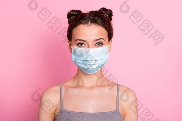 特写镜头肖像好看的有吸引力的迷人的可爱的漂亮的女孩穿医疗可重用的面具预防措施停止疾病