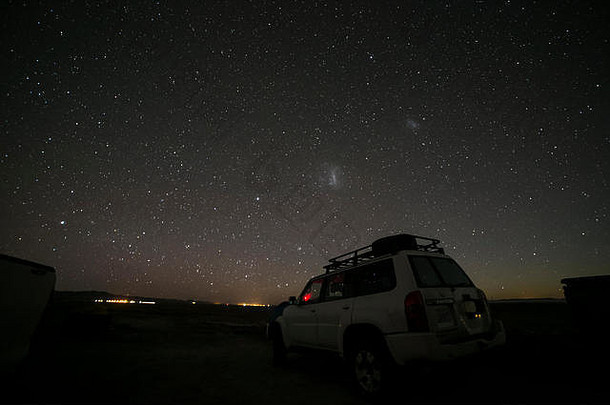 晚上天空乌尤尼撒拉语玻利维亚