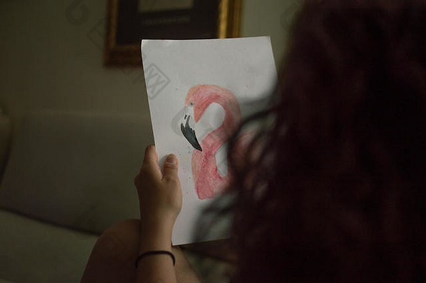 女人卷曲的头发图片画水彩画年轻的艺术家火烈鸟画首页晚上