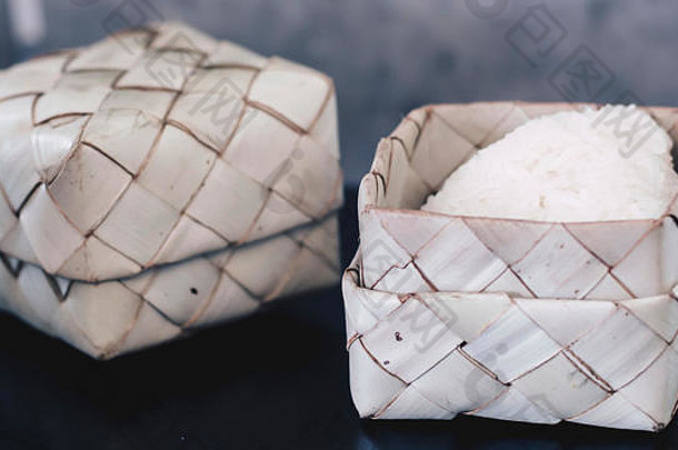木竹子传统的风格盒子泰国黏糊糊的大米生态包装的想法生态友好的包装设计泰国食物