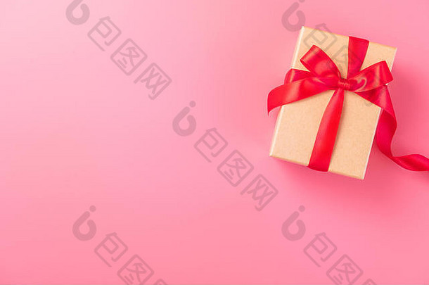 卡夫礼物<strong>盒</strong>子专用红色的丝带玫瑰概念情人节周年纪念日母亲的一天生日问候复制空间前视图