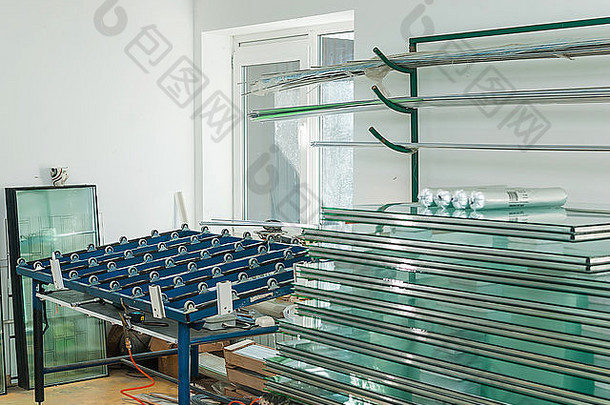 <strong>PVC</strong>工厂的钢化窗玻璃