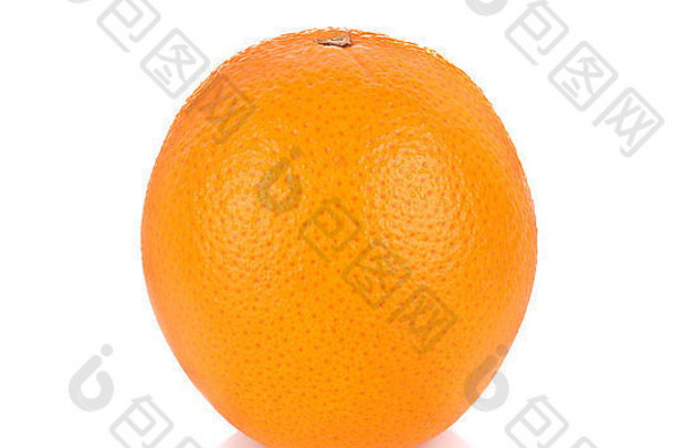 白色背景上的橙色水果