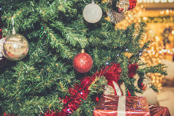 装饰圣诞节树装饰物俗丽的包围礼物包装礼物关闭古董过滤器效果