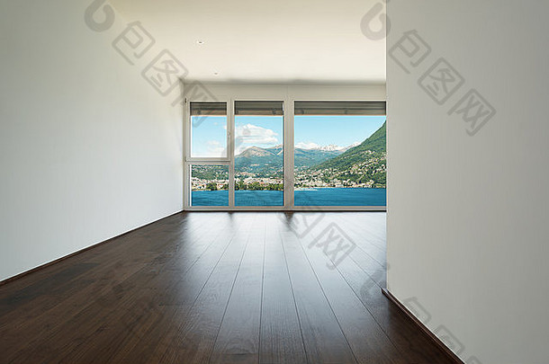 室内，现代的房子，空荡荡的房间，窗户可以俯瞰湖面