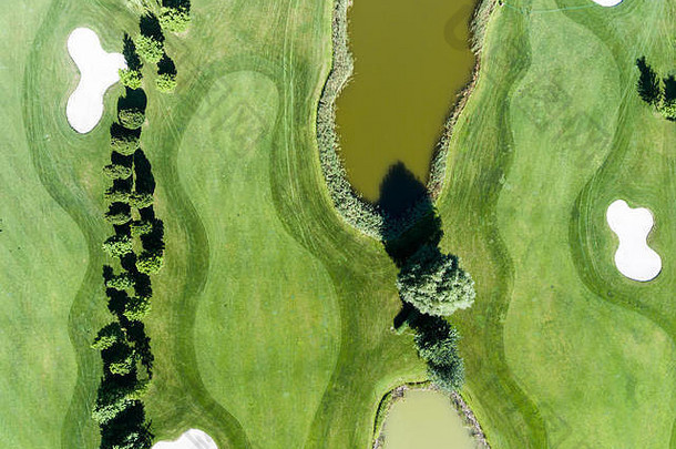 高尔夫球度假胜地空中视图无人机
