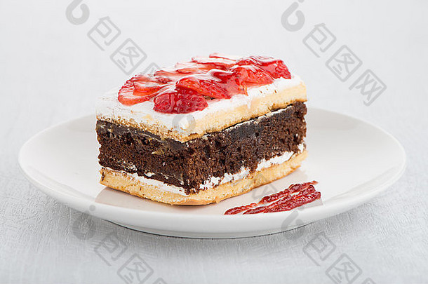 巧克力草莓蛋糕白色板木表格