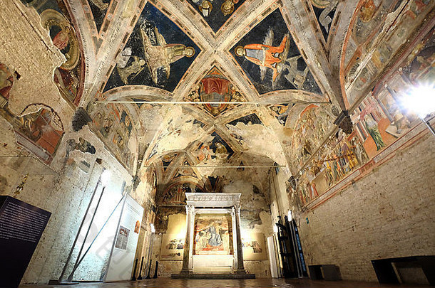 <strong>意大利</strong>锡耶纳圣玛丽亚德拉斯卡拉旧圣器陈列室视图