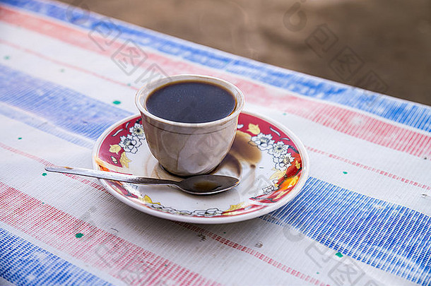 街上的一杯埃塞俄比亚新鲜咖啡