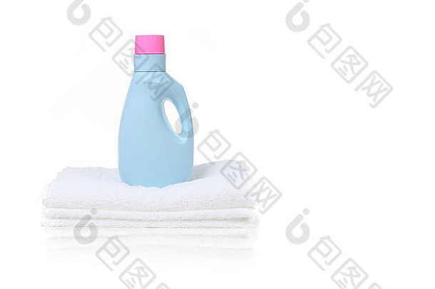 织物柔软剂洗涤剂容器坐着白色折叠毛巾复制空间