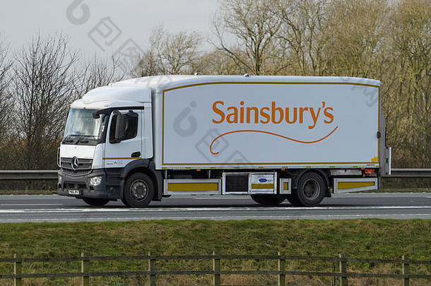 公司所示白色桑斯博里<strong>超市</strong>交付卡车盒子卡车旅行高速公路英格兰