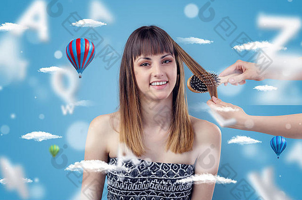 年轻的浅黑肤色的女人女人微笑理发师云空气气球
