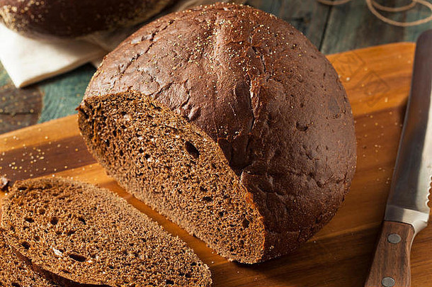 自制的有机裸麦粉粗面包黑麦面包减少片