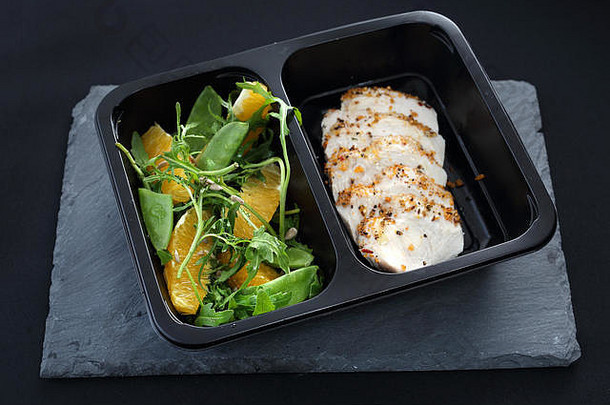 晚餐餐盒子饮食鸡草本植物绿色沙拉
