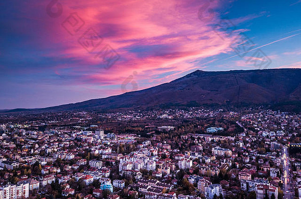 美丽的空中拍摄索菲亚保加利亚令人惊异的天气色彩斑斓的天空完美的日落忙街道令人印象深刻的城市景观