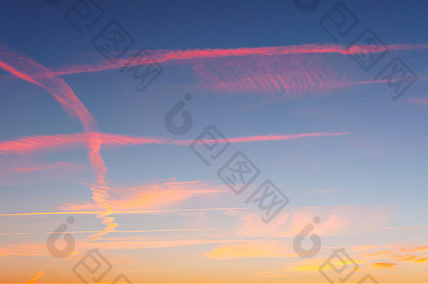 Cloudscape飞机小径日落
