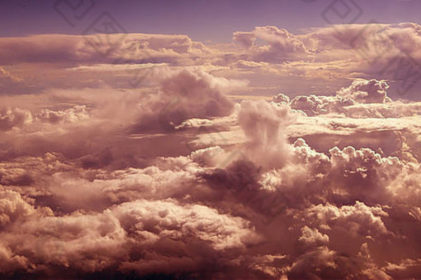 橙色多云的天空空中视图<strong>飞机飞机</strong>