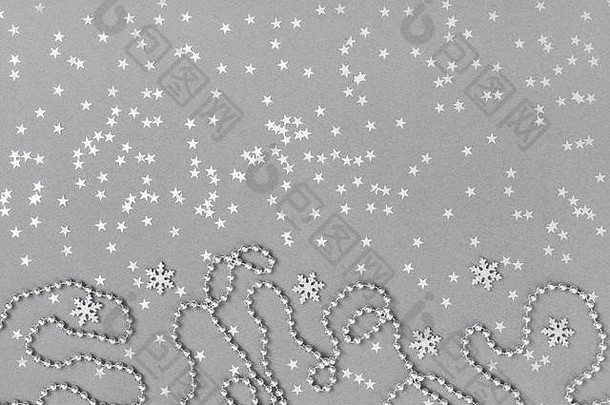 圣诞节边境银雪花星星加兰灰色背景快乐一年冬天概念前视图平躺问候卡