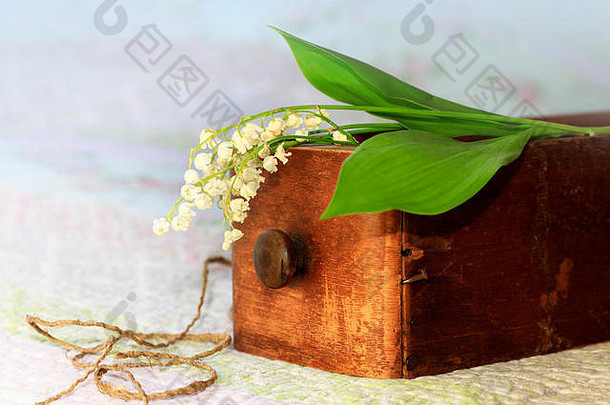花束百合谷木盒子