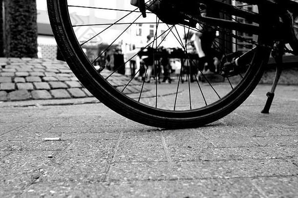黑与白可爱的几何摘要艺术黑色的喜怒无常的有<strong>创意</strong>的自行车自行车轮轮子streetart