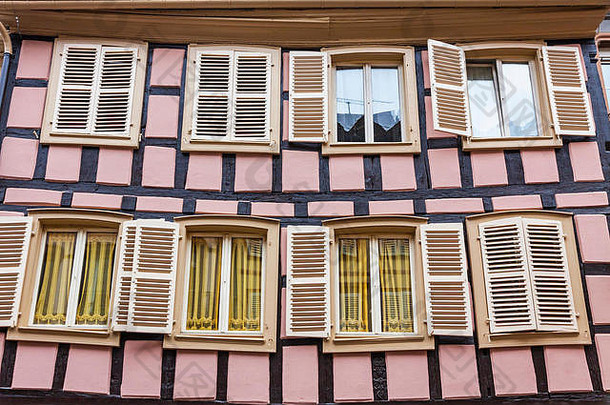 传统的色彩斑斓的木架房子科尔马城市阿尔萨斯地区法国