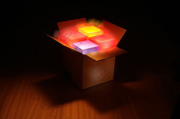 纸板盒子光发射多维数据集