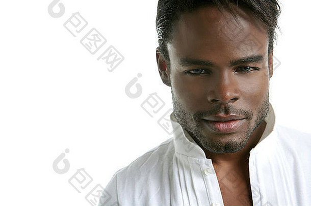 非洲美国可爱的黑色的年轻的男人。特写镜头肖像