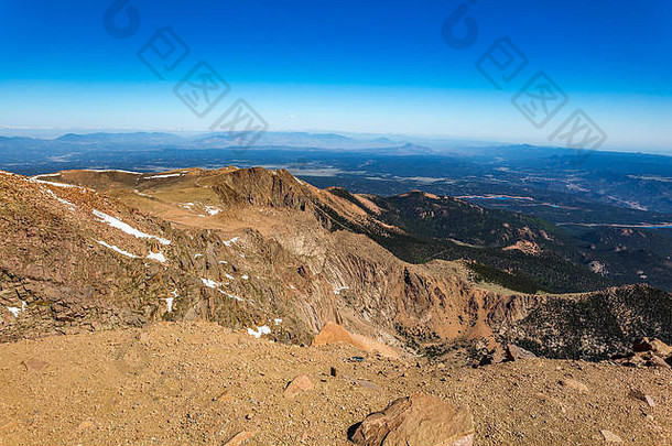 派克峰最高峰会南部前面范围岩石山ultra-prominent14位于派克国家森林