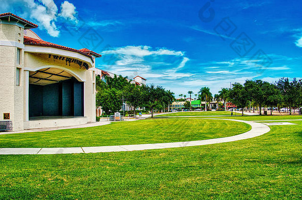 圆形露天剧场华丽的城市的观点市中心德尔雷海滩佛罗里达
