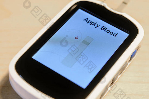 血葡萄糖监控用户应用血测试带