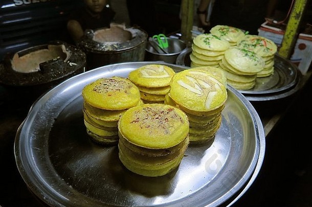 传统的缅甸街食物煎饼仰光缅甸