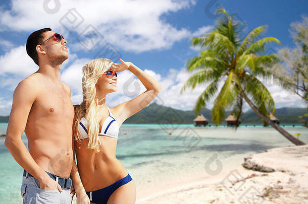 快乐夫妇热带海滩