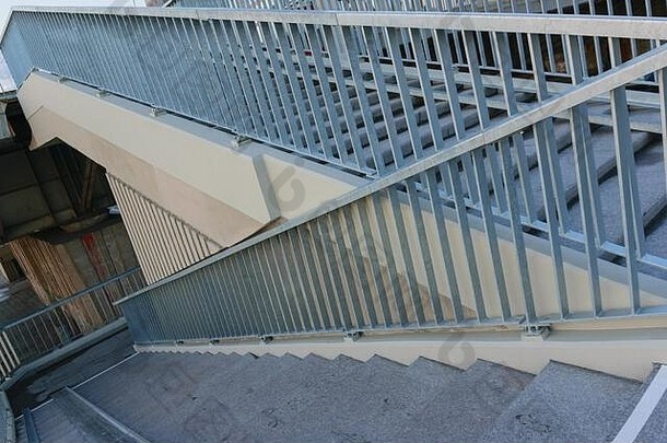 混凝土楼梯金属栏杆血统桥楼梯