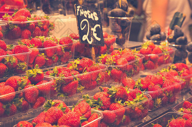 水果<strong>蔬菜</strong>摊位boqueria著名的市场巴塞罗那