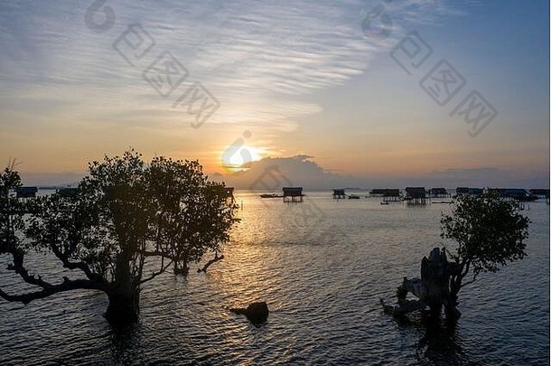 空中视图岛semporna海吉普赛水村日出日落semporna上午马来西亚婆罗洲