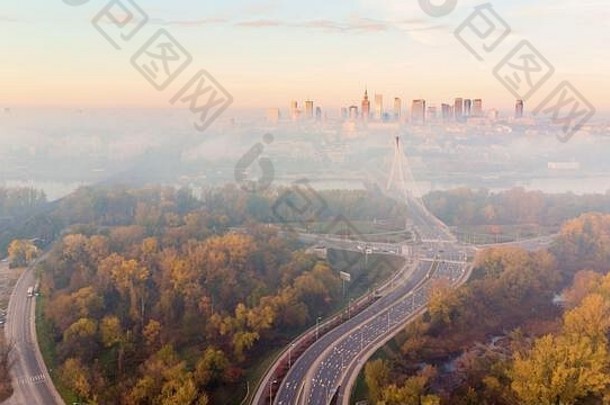 华沙城市中心黎明空中视图