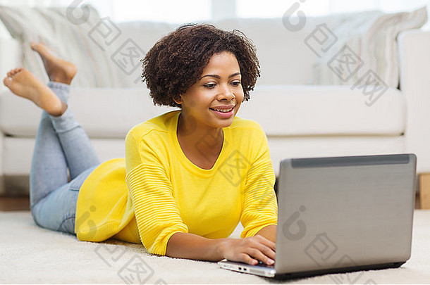 快乐非洲美国女人移动PC首页
