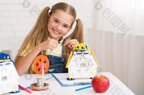阀杆教育快乐女孩构建机器人教训
