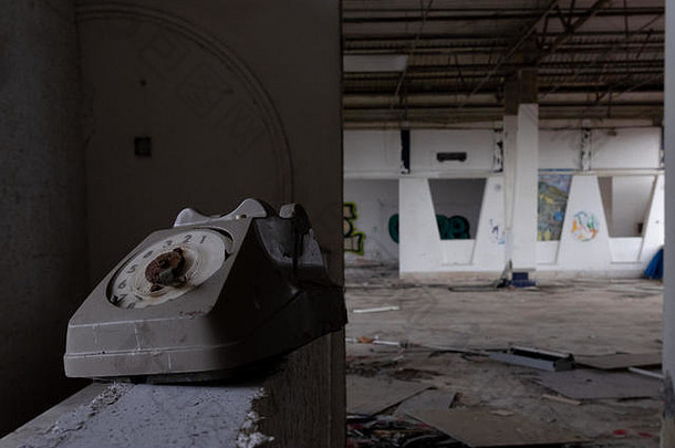 西西里意大利2月孤立的图像<strong>电话</strong>被遗弃的建筑卡塔尼亚