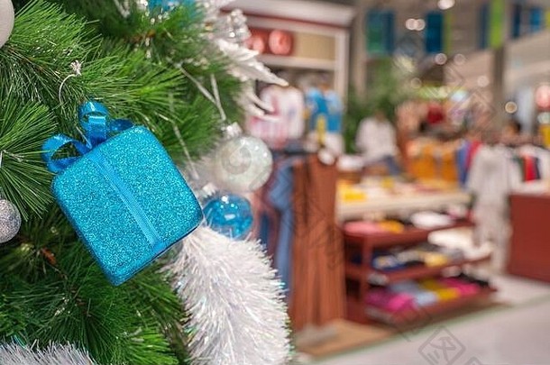美丽的圣诞节礼物盒子挂装饰圣诞节树