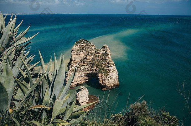 美丽的的观点大西洋海洋岩石海岸葡萄牙城市被称为拉各斯令人惊异的自然景观