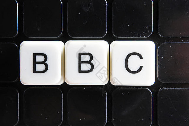 英国广播公司文本词填字游戏字母信块游戏纹理背景白色字母顺序排列信黑色的背景白色教育玩具块单词