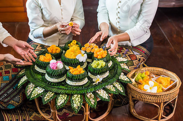 泰国甜点碗板装饰折叠香蕉叶子加兰折叠莲花花瓣