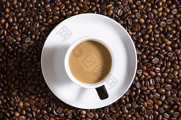 杯咖啡拍摄咖啡豆表格