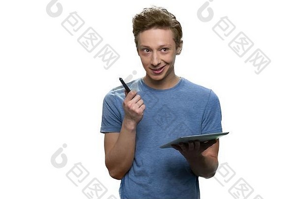肖像年轻的思想十几岁的的家伙平板电脑笔