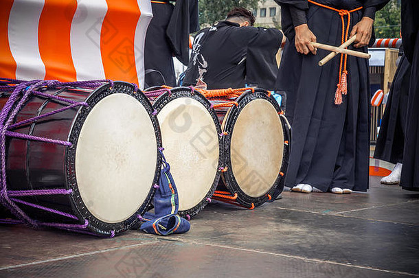 太鼓鼓o-kedo行日本鼓手亚古拉阶段准备好了玩音乐的仪器亚洲韩国日本中国