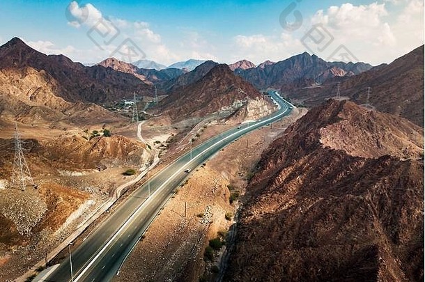 风景优美的路哈贾尔山范围伸展运动阿联酋阿曼空中视图