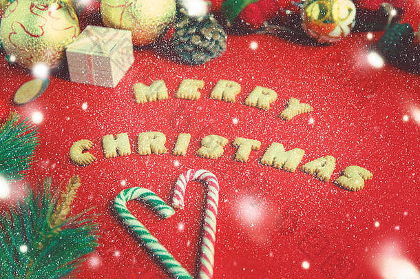 圣诞节一年概念红色的背景礼物盒子圣诞节糖果装饰饼干登记快乐圣诞节雪前视图
